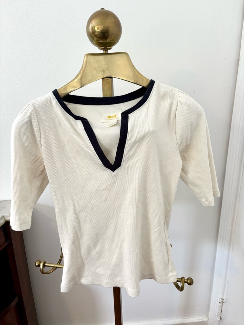 Anthropologie Maeve White Contrast Trim Split Neck Tee Top XS